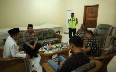 Pererat Tali Silaturahmi, Kapolresta Surakarta Kunjungi Tokoh Agama di Ponpes Azzayadiy