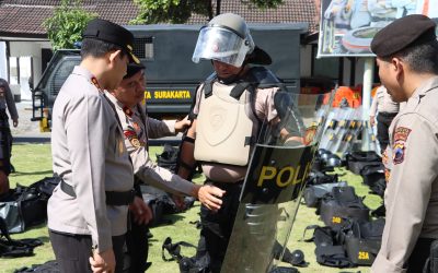 Polresta Surakarta Gelar Apel Siaga Pleton Dalmas dan Raimas Dipimpin Kapolresta