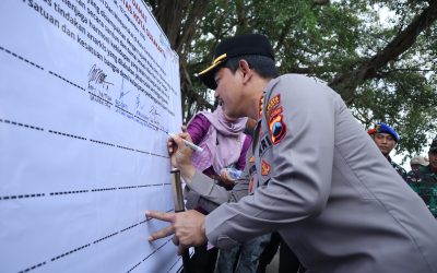 Pemerintah Kota Surakarta Dan Forkopimda Serta Elemen Masyarakat Gelar Deklarasi Damai Untuk Jaga Kondusifitas Kota  Solo
