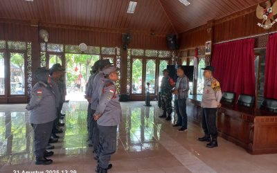 Bhabinkamtibmas Kelurahan Sewu Hadiri Apel 3 Pilar Bersama Linmas, Bahas Kesiapsiagaan Keamanan Wilayah