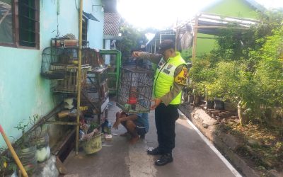 Dukung Ketahanan Pangan, Bhabinkamtibmas Gajahan Sambang Warga yang Kembangkan Ternak dan Tanaman Sayur