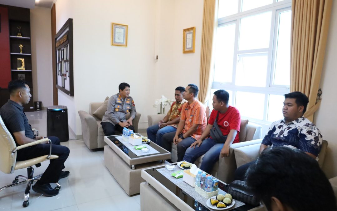 Kapolresta Surakarta Ajak Suporter Pasoepati Jaga Kondusivitas Kota dalam Jumat Curhat