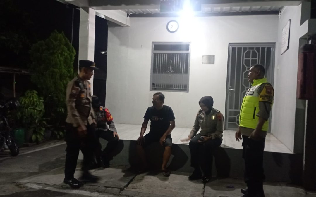 Polresta Surakarta Rutin Terjunkan Pejabat Utama untuk Sambang Pos Satkamling