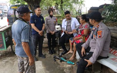 Polresta Surakarta Bersama RS Bhayangkara Gelar Layanan Kesehatan Gratis dan Bagikan 250 Paket Sembako