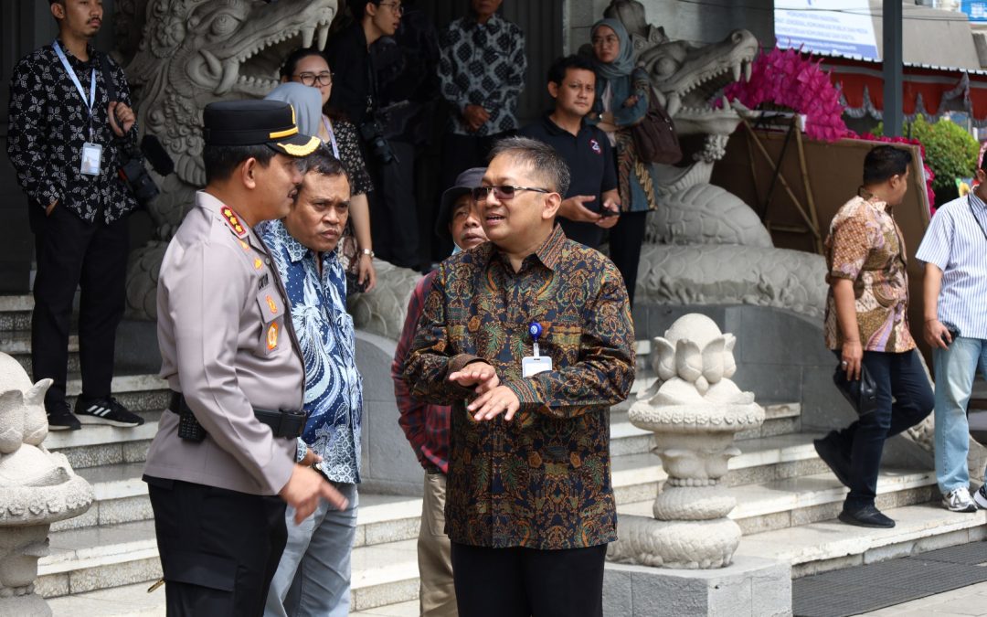 Kapolresta Surakarta Gelar Minggu Kasih Bersama Awak Media di Depan Monumen Pers
