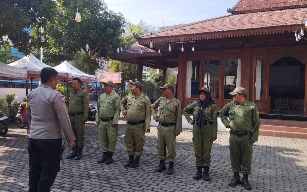 Bhabinkamtibmas Kestalan Gelar Patroli dan Apel Koordinasi Linmas Tekankan Pentingnya Satkamling
