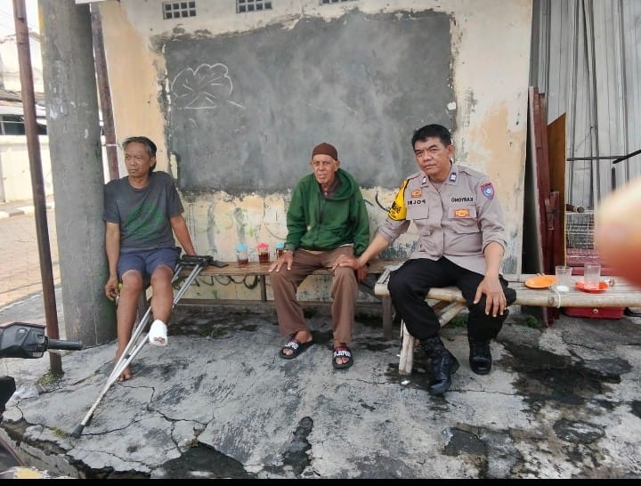 Bhabinkamtibmas Baluwarti Sambang Warga, Ajak Hindari Judi Online dan Aktifkan Pos Kamling