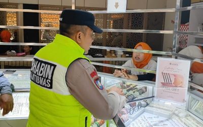 Bhabinkamtibmas Kelurahan Serengan Laksanakan Sambang di Toko Emas Jawa Semar