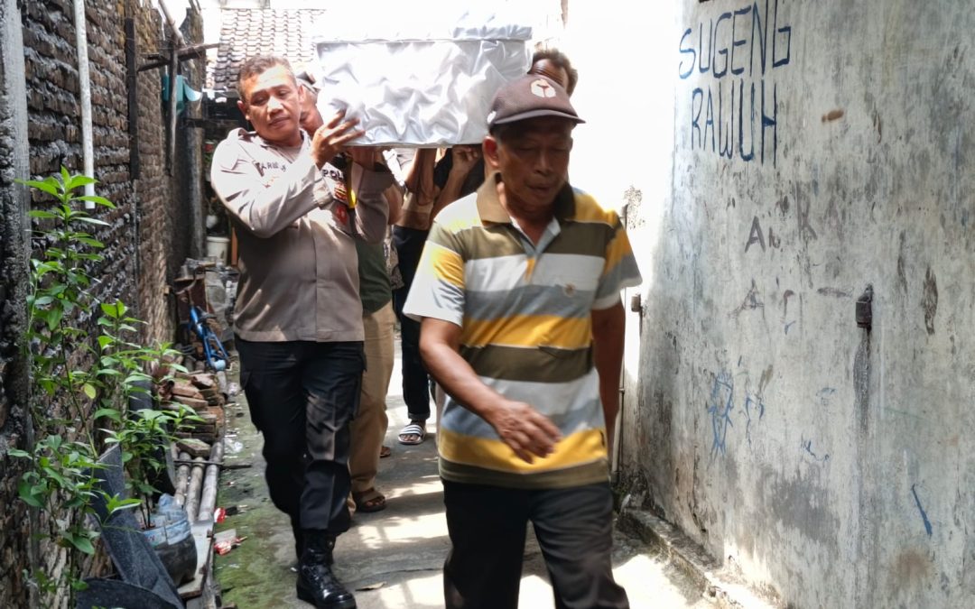 Bhabinkamtibmas Jagalan Tunjukkan Kepedulian Lewat Lelayu ke Warga Binaan