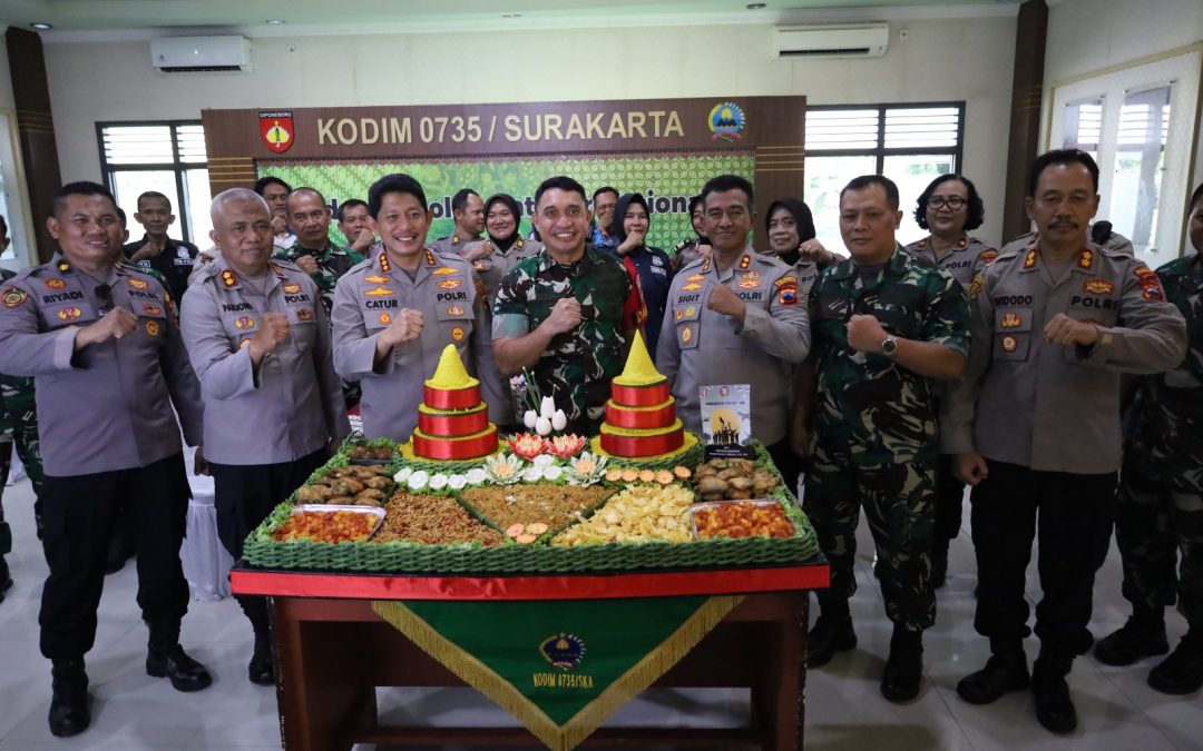 Polresta Surakarta Berikan Kejutan Spesial Dalam Rangka HUT TNI Ke 80 di Kodim 0735/Ska