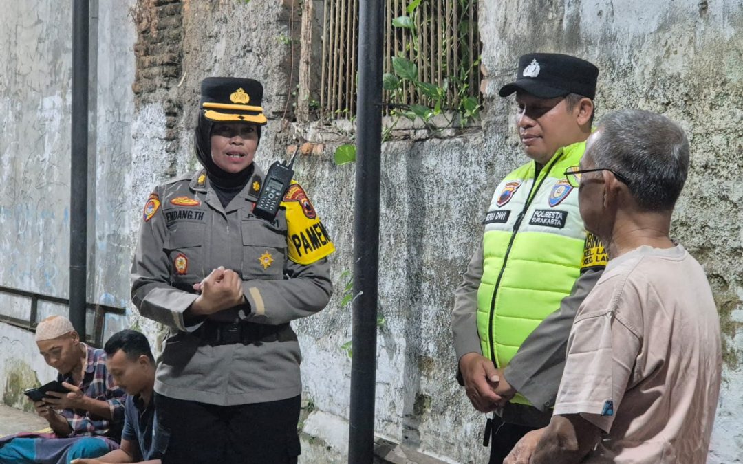 Piket Pawas Polresta Surakarta Laksanakan Kunjungan dan Pendampingan di Pos Satkamling