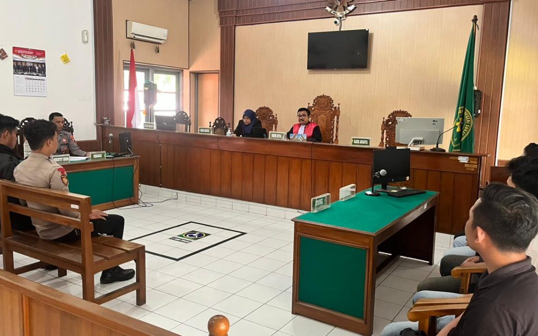Satuan Samapta Polresta Surakarta Hadiri Sidang Tipiring Pelanggaran Minuman Keras di Pengadilan Negeri Surakarta