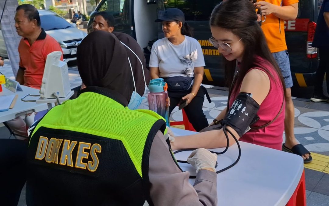Seksi Dokkes Polresta Surakarta Berkolaborasi Dengan Rumkit Bhayangkara Gelar Rikkes Gratis Kepada Warga di Manahan