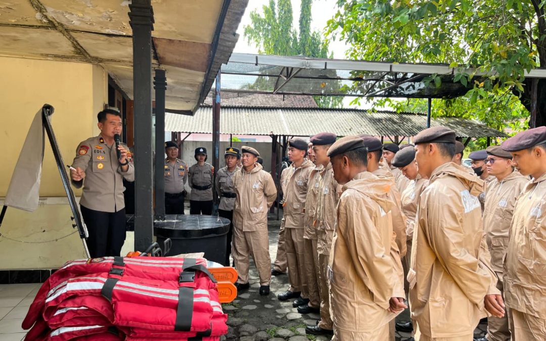 Sat Samapta Polresta Surakarta Gelar Pengecekan Kesiapan Penanganan Bencana Hadapi Cuaca Ekstrem