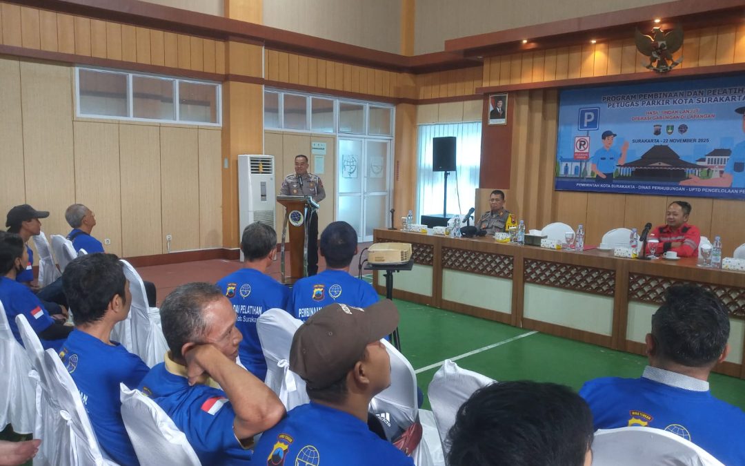 Sat Lantas Polresta Surakarta Gelar Pembinaan dan Pelatihan Petugas Parkir dalam Rangka Ops Zebra Candi 2025
