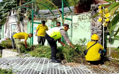 Bhabinkamtibmas Gajahan Gelar Sambang DDS dan Jumat Bersih, Wujud Sinergitas Tiga Pilar di Jl. Reksoniten