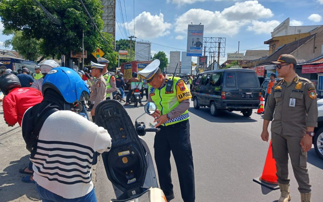 Satlantas Polresta Surakarta Gelar Sosialisasi Ops Zebra Candi 2025, Perkuat Edukasi Pajak Kendaraan