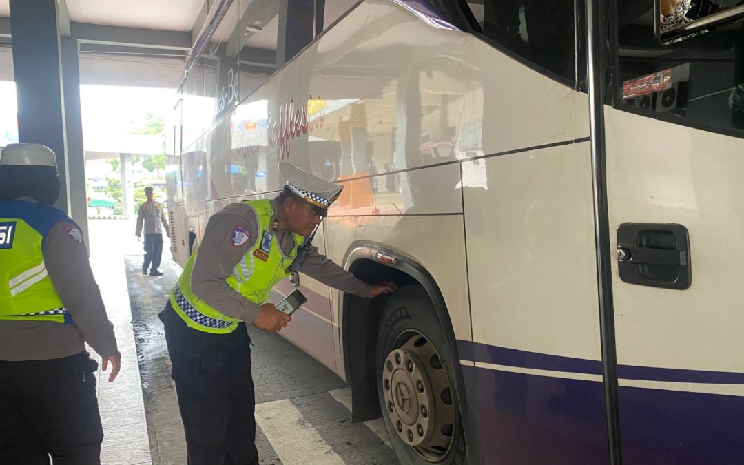 Ops Zebra Candi 2025, Satlantas Perketat Pemeriksaan Kelayakan Angkutan Umum