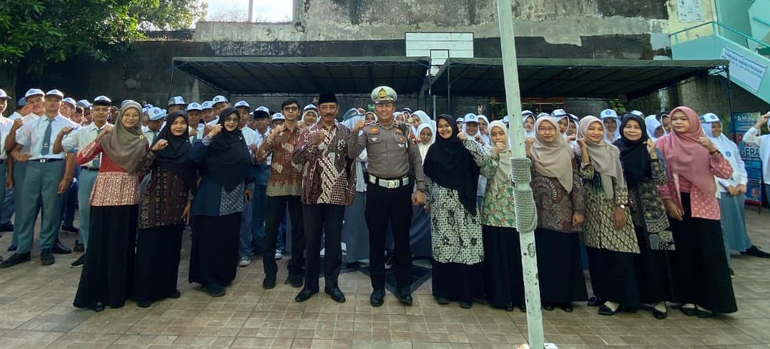 Kasubnit Regident Satlantas Polresta Surakarta Beri Penyuluhan Anti-Bullying dan Bijak Bermedsos di SMA 3 Muhammadiyah