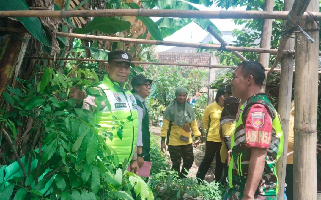 Sinergi Bhabinkamtibmas, Babinsa, dan Linmas Genjot Persiapan Lomba Kebersihan di Gajahan