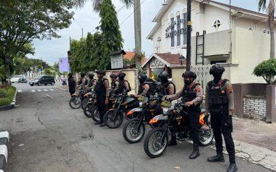 Sat Samapta Polresta Surakarta Laksanakan Patroli Dialogis ke Gereja Jelang Nataru 2025/2026