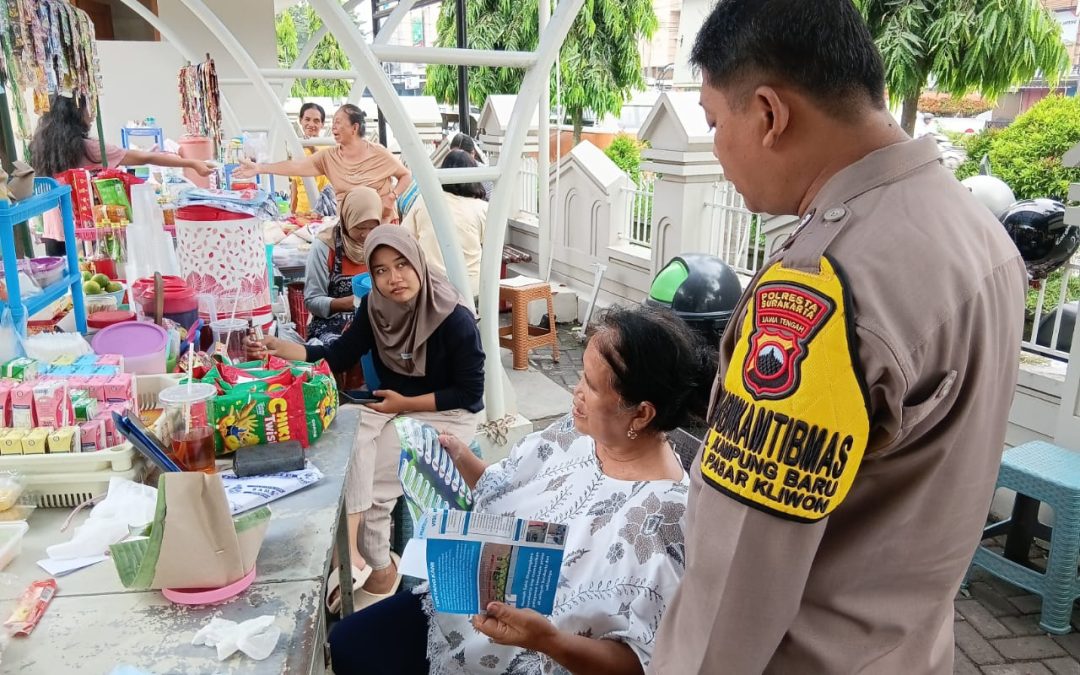 Bhabinkamtibmas Kampung Baru Sosialisasikan Layanan Rumah Sakit Bhayangkara Surakarta kepada Warga