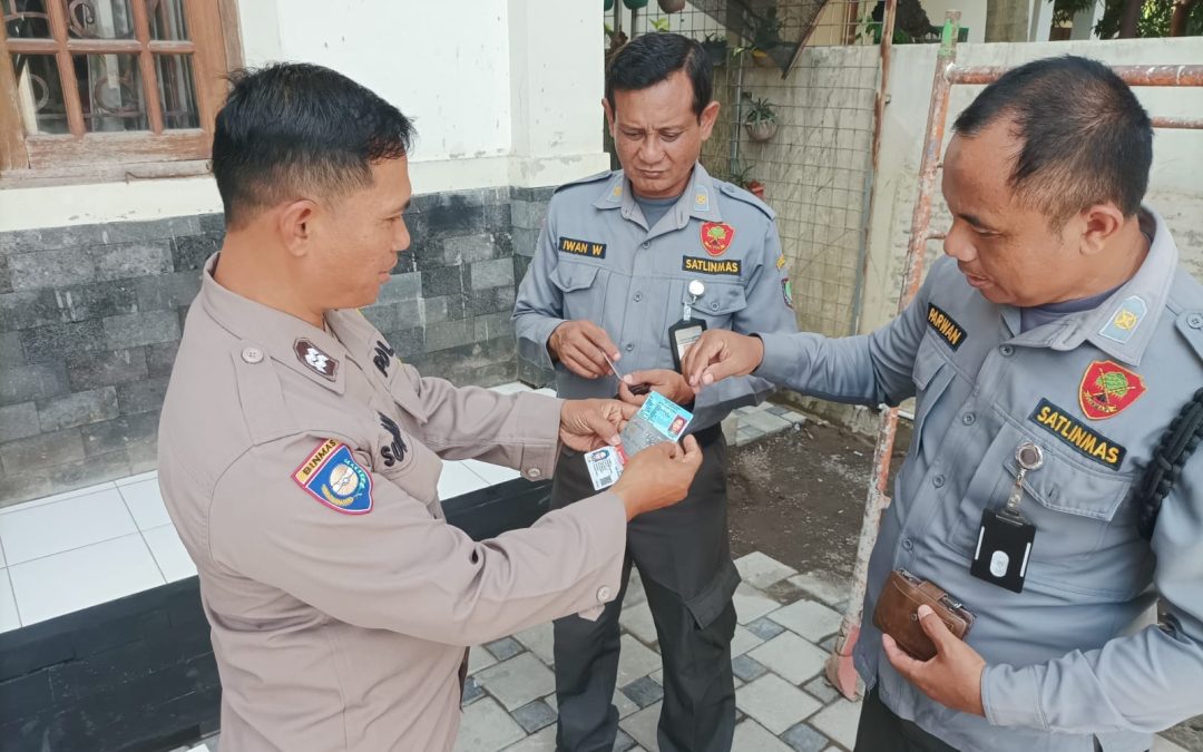 Bhabinkamtibmas Kelurahan Jajar Laksanakan Patroli dan Sambang Wilayah Cegah Gangguan Kamtibmas
