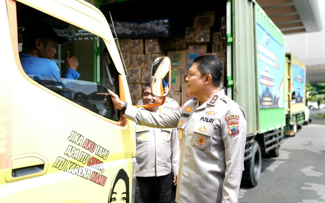 Peduli Bencana Sumatera, Polda Jateng Kirim 5 Truk Berisi Bantuan Logistik, Tenaga Medis dan Uang Tunai Rp. 2,2 Milyar