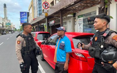 Tim Sparta Satuan Samapta Polresta Surakarta Gelar Patroli Dialogis, Sambangi Juru Parkir di Jalan Gatsu