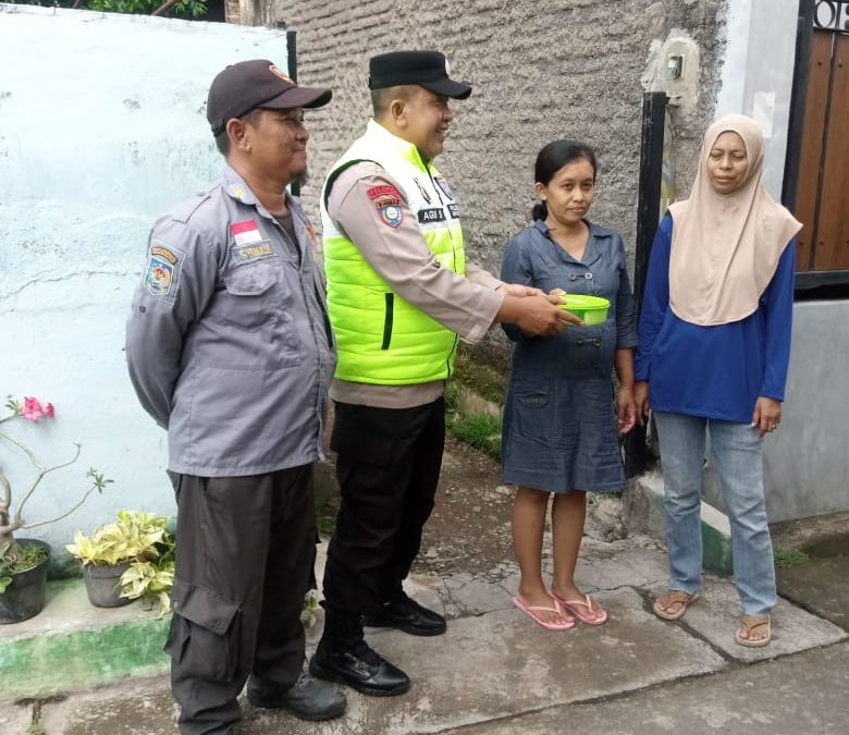 Bhabinkamtibmas Serengan Salurkan Makanan Tambahan untuk Balita dan Ibu Hamil, Cegah Kekurangan Energi Kronis (KEK)
