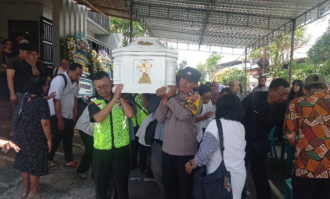 Bhabinkamtibmas Tegalharjo Sambangi Rumah Duka, Wujud Empati dan Kepedulian kepada Warga