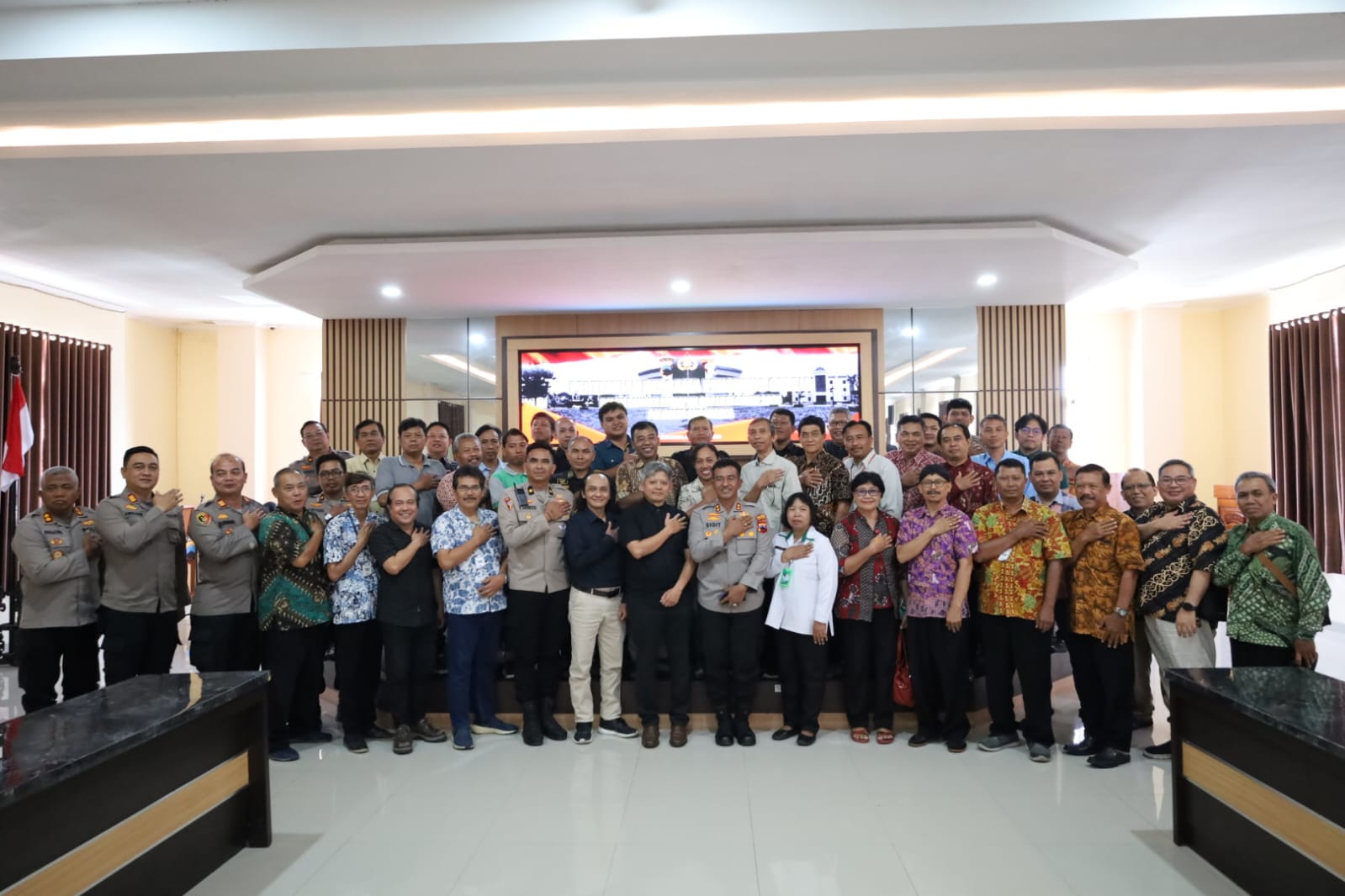 WhatsApp Image 2025-12-08 at 13.18.44