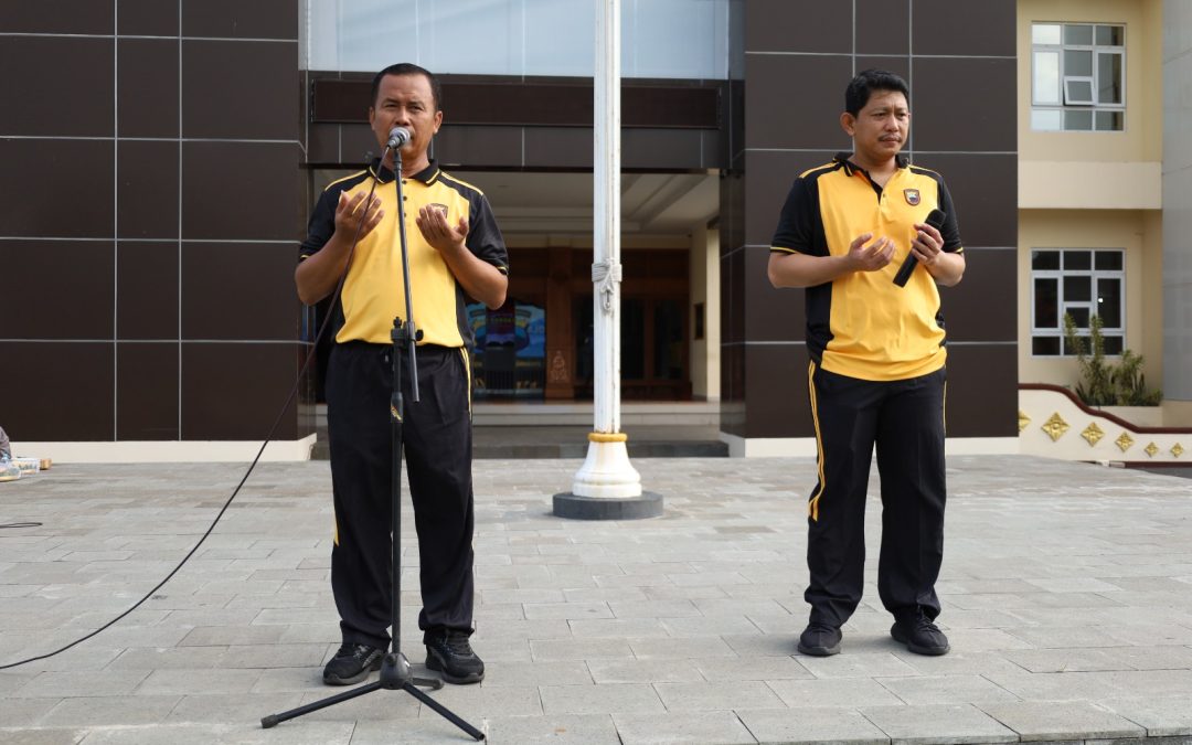 Penuh Kekeluargaan, Polresta Surakarta Gelar Doa dan Makan Bersama Jelang Pengamanan Nataru 2025/2026