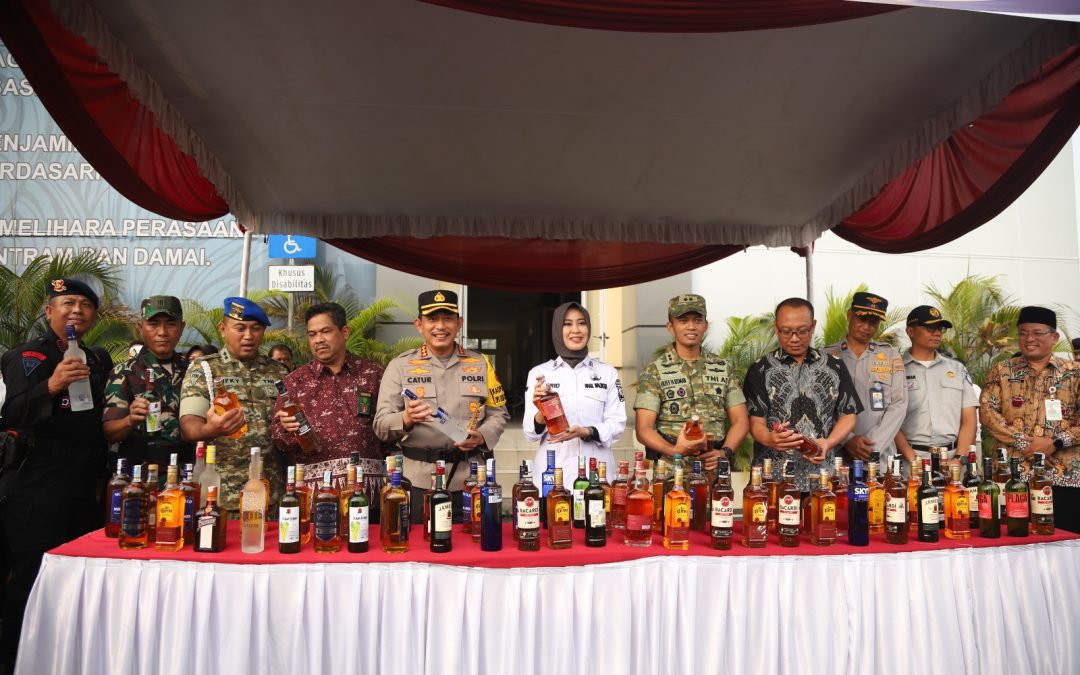 Jelang Natal 2025 dan Tahun Baru 2026, Polresta Surakarta Musnahkan Ribuan Miras dan Knalpot Brong