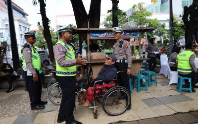 Polisi Menyapa, Polresta Surakarta Sediakan Wedangan dan Cek Kesehatan Gratis bagi Pemudik