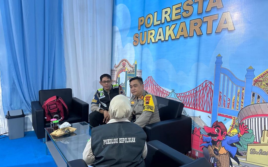 Tim Konselor dan Seksi Dokkes Polresta Surakarta Berikan Konseling serta Pelayanan Kesehatan Personel dalam Ops Lilin Candi 2025