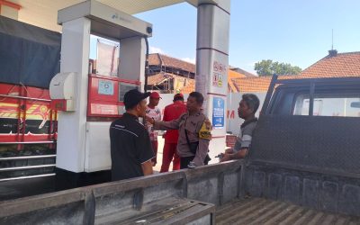 Bhabinkamtibmas Pasar Kliwon Sambangi SPBU, Pastikan Kualitas dan Stok BBM Aman Selama Libur Nataru 2025