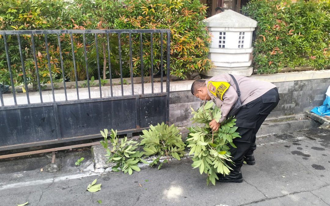 Bhabinkamtibmas Pasar Kliwon Laksanakan Sambang dan Kerja Bakti Jelang Musrenbangkel