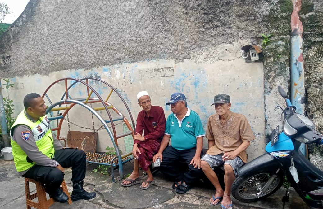 Bhabinkamtibmas Kedung Lumbu Laksanakan Sambang dan Patroli Wilayah, Ajak Warga Jaga Kamtibmas