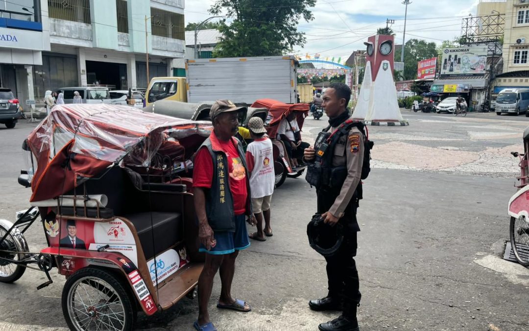 Sat Samapta Polresta Surakarta Patroli Dialogis Sambangi Tukang Becak