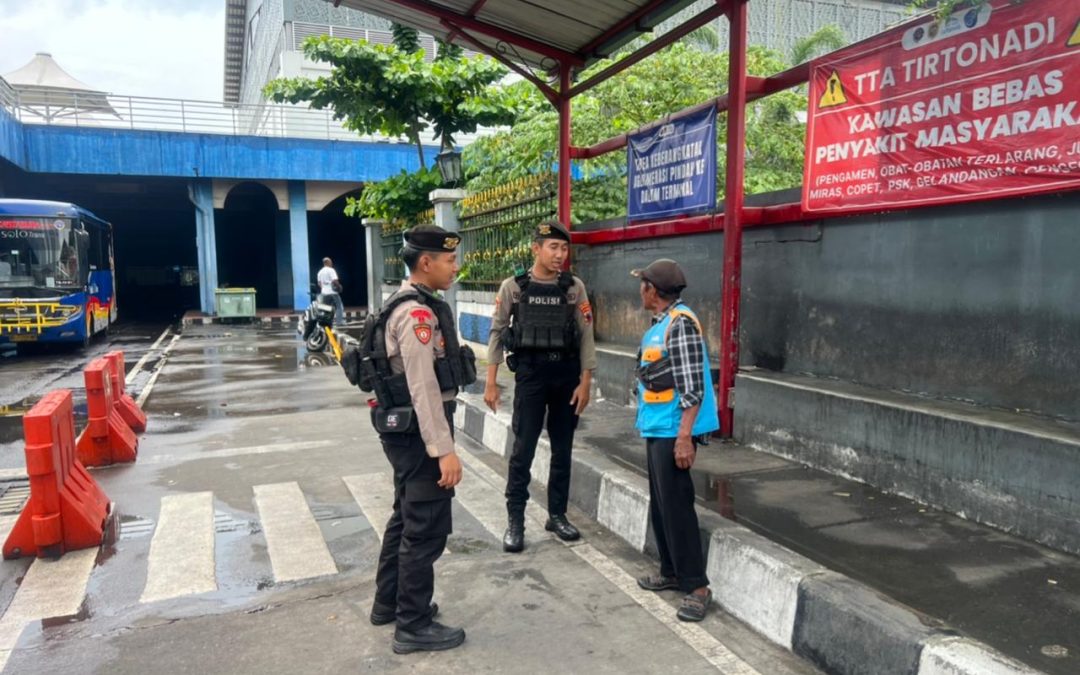 Tim Sparta Sat Samapta Polresta Surakarta Intensifkan Patroli Dialogis di Objek Vital dan Pusat Keramaian