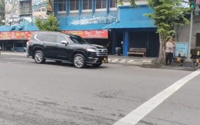 Komitmen Pelayanan Polri, Wakapolresta Surakarta Turun Langsung Atur Lalu Lintas Pagi