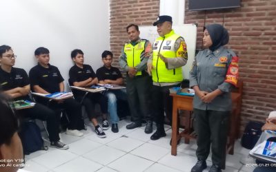 Bhabinkamtibmas Kelurahan Serengan Sosialisasikan Bahaya Narkoba dan Pergaulan Bebas kepada Pelajar