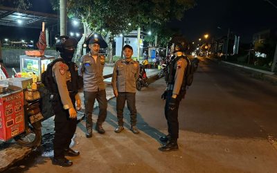 Tim Sparta Sat Samapta Polresta Surakarta Patroli Dialogis Malam Hari, Sambangi Linmas Kelurahan