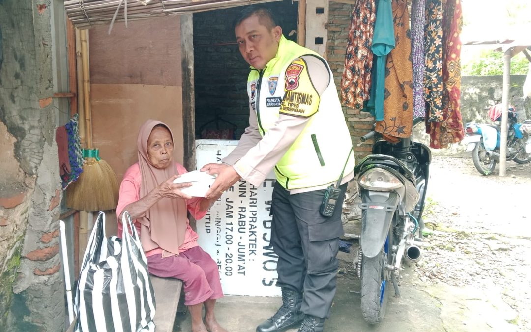 Bhabinkamtibmas Tipes Bersama Rumah Zakat Salurkan Bantuan Pangan untuk Warga Kurang Mampu dan Lansia
