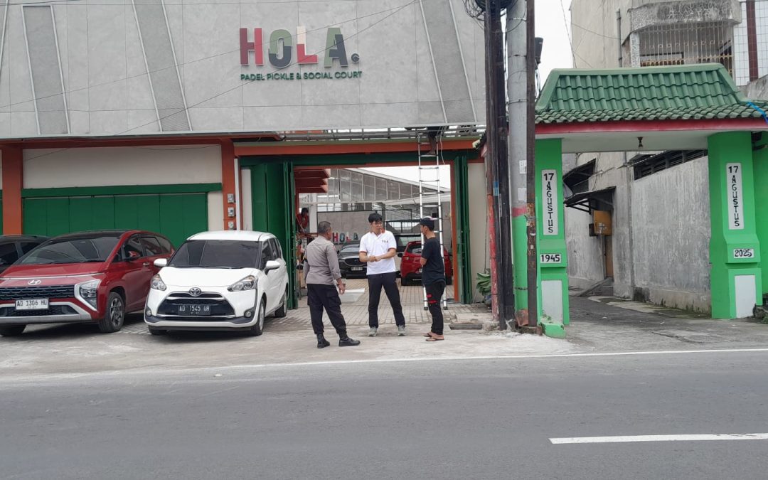 Bhabinkamtibmas Jagalan Sambangi Tempat Olahraga Padel, Sampaikan Imbauan Kamtibmas