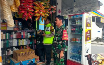 Bhabinkamtibmas Polresta Surakarta Lakukan Pengecekan Sembako di Pasar dan Toko, Dukung Ketahanan Pangan