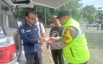 Sie Dokkes Polresta Surakarta Berikan Vitamin kepada Personel Pengamanan Sidang di PN Surakarta