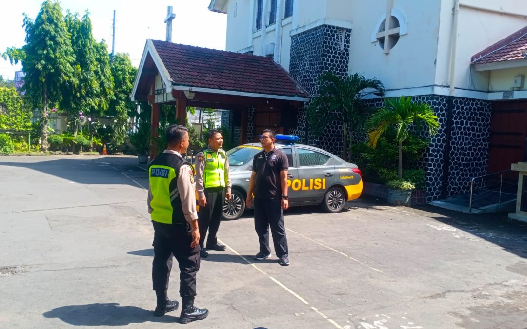 Patroli Gereja, Sat Samapta Polresta Surakarta Jamin Keamanan Ibadah Kenaikan Isa Al Masih
