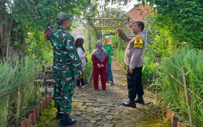 Bhabinkamtibmas Panularan Dampingi Warga Kelola Pekarangan Pangan, Wujudkan Kemandirian dan Swasembada Pangan